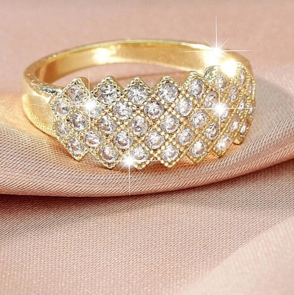 LAST CHANCE $$$**HP** NIP Gold rhinestone decor ring sz7 - Picture 5 of 5